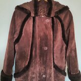 Vand haina din piele intoarsa cu gluga, pentru dame